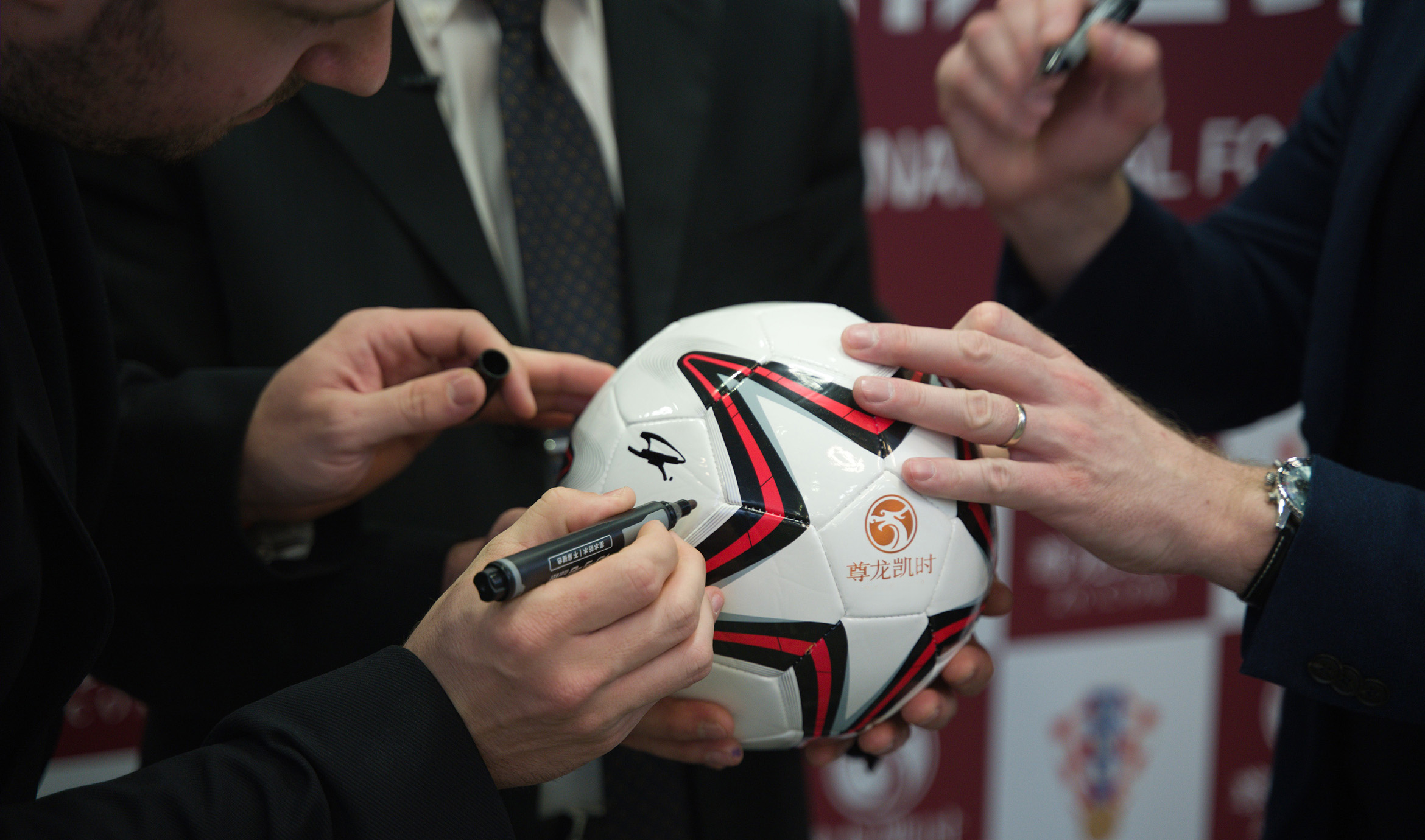 尊龙凯时:中国篮球的发展面临哪些困难?,谈谈中国篮球的现状及未来发展走向